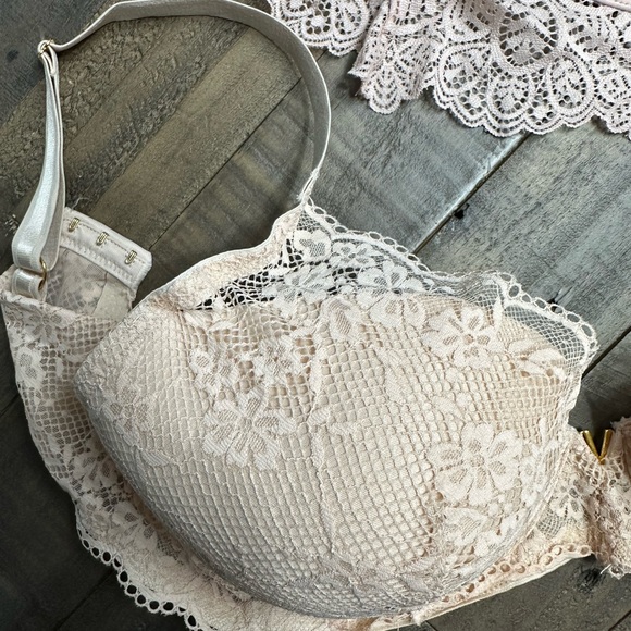 Victoria Secret and Target Brand New Lace Bra Duo - 38D and 38DD - Picture 2 of 8